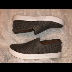 Steve Madden Slip On Sneakers Women’s Sz 9